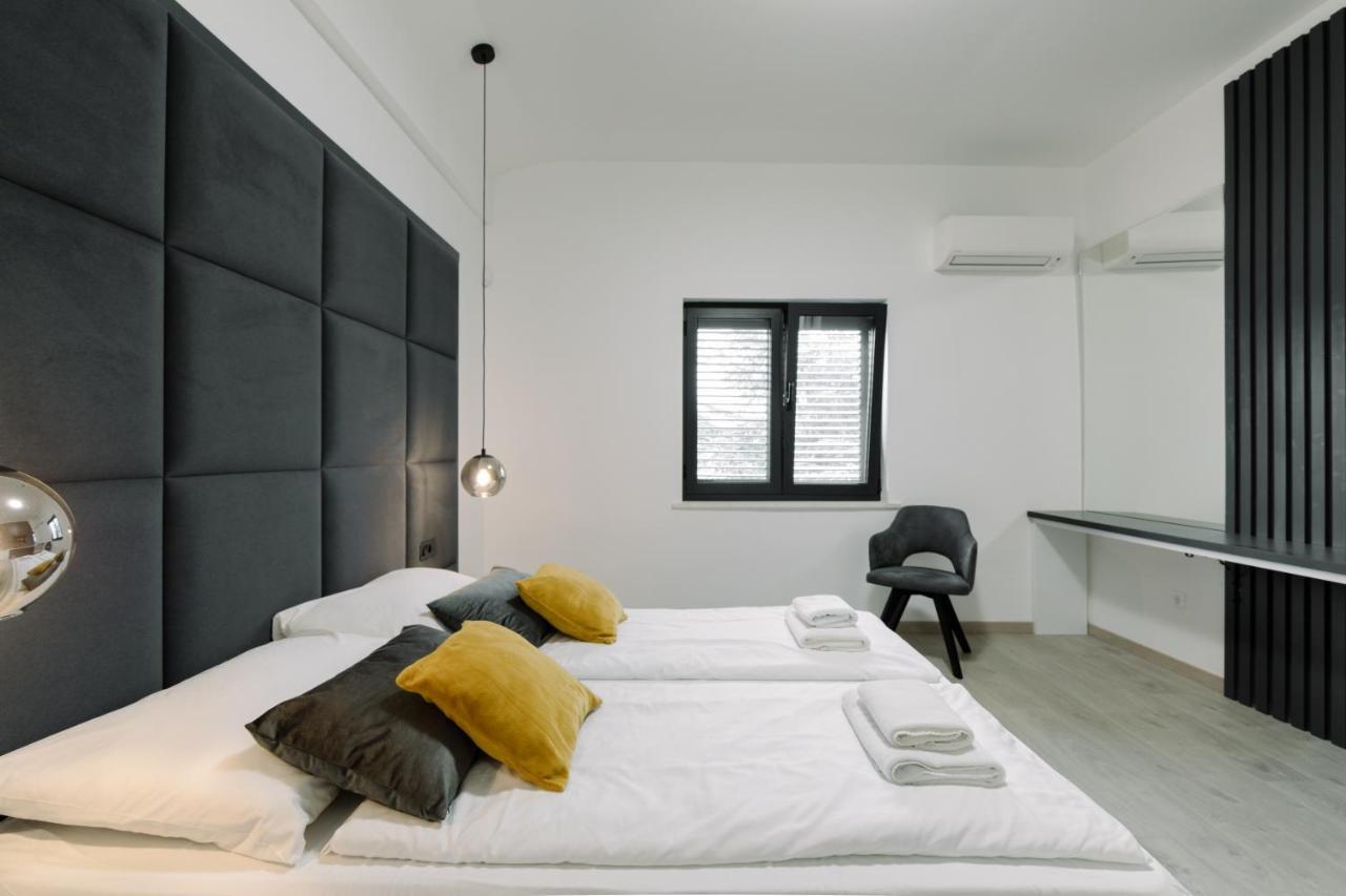 Boutique Suites Joyce Medulin With Free Parking Екстер'єр фото