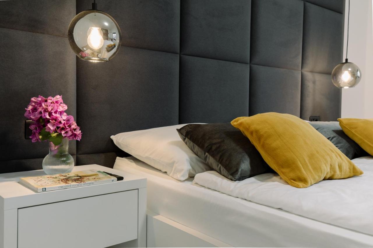 Boutique Suites Joyce Medulin With Free Parking Екстер'єр фото