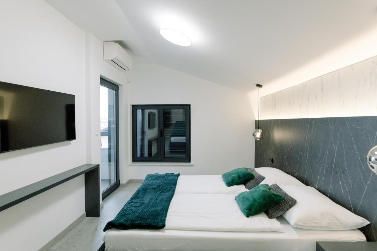 Boutique Suites Joyce Medulin With Free Parking Екстер'єр фото