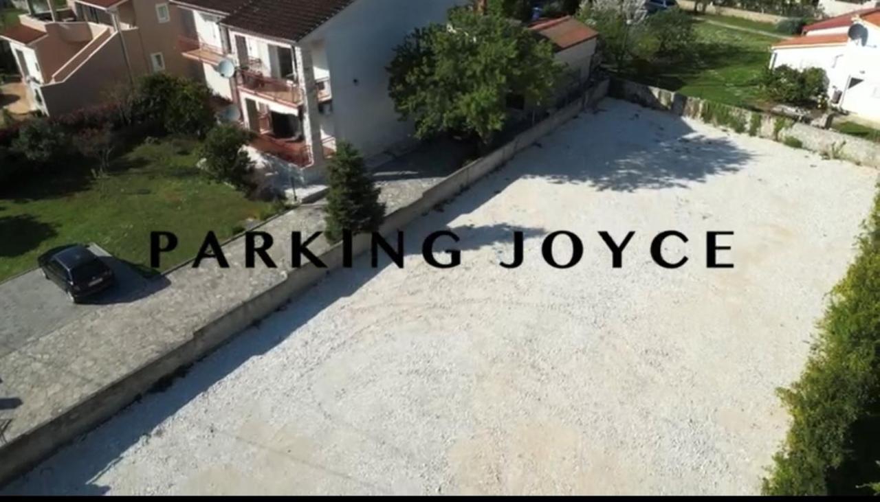 Boutique Suites Joyce Medulin With Free Parking Екстер'єр фото